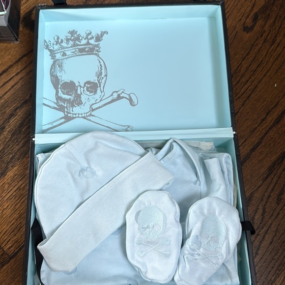 NIB Juicy Couture 3 Piece Set - Coveralls/Hat/Booties Gift Set - Picture 7 of 12